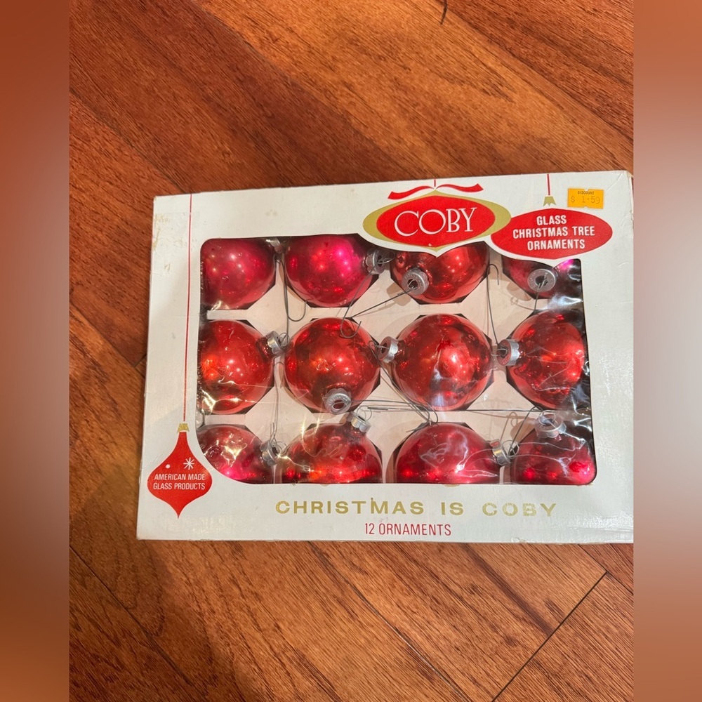 Coby vintage Set of 12 Red Christmas Ornaments glass